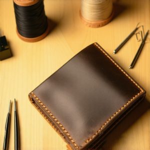 Making Bespoke Men’s Leather Wallets: Advanced Stitching & Edging Techniques